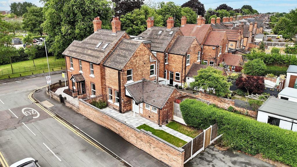 Property photo 1 of 28