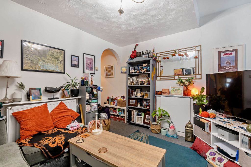 Property photo 3 of 7