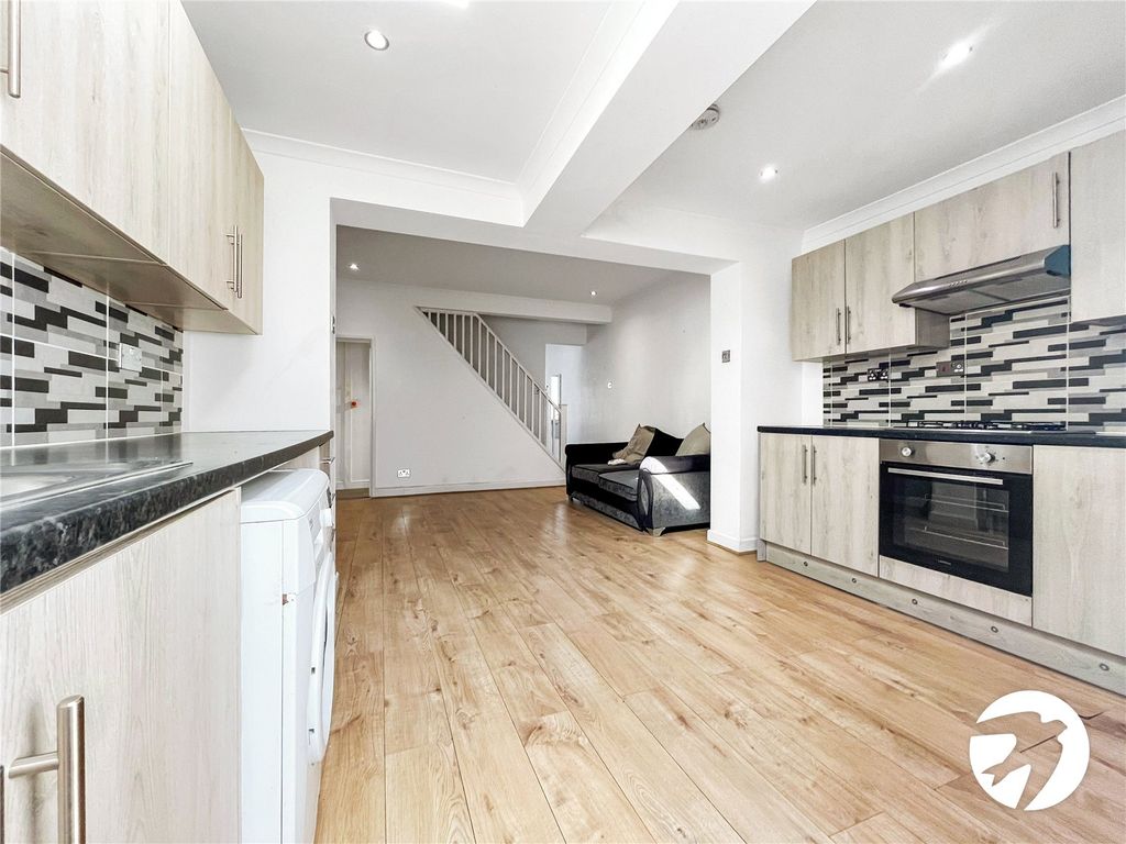 Property photo 3 of 10 Picture No. 17