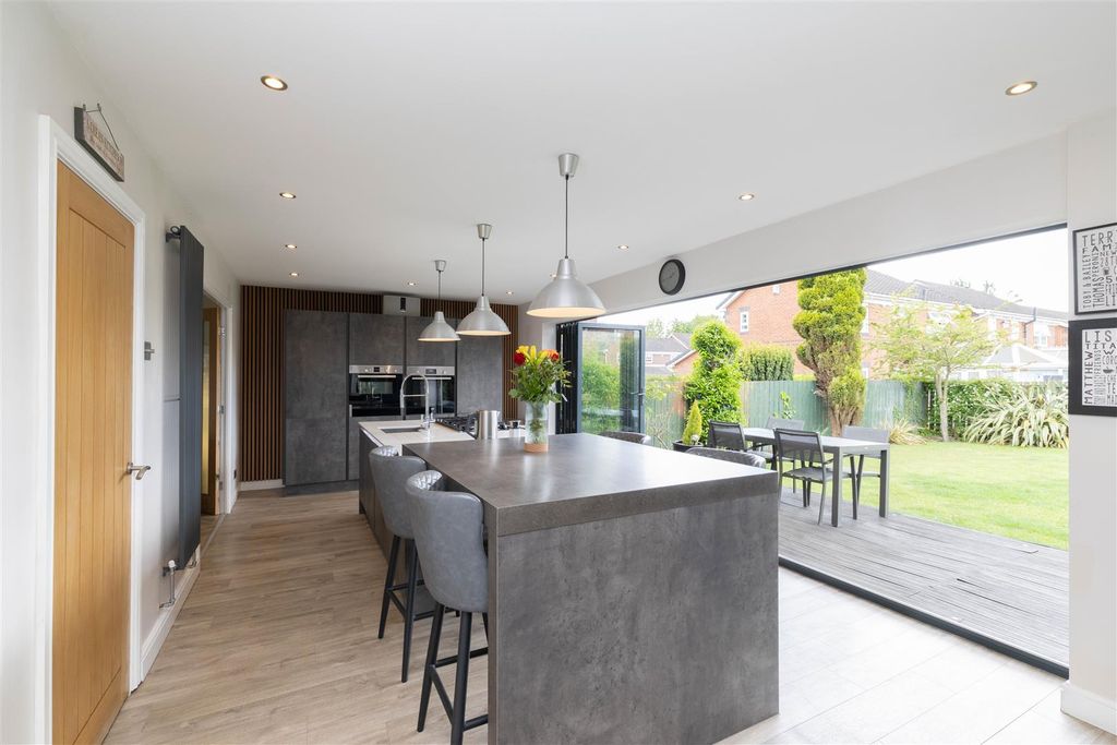 Property photo 1 of 21 Kitchen Dining Room