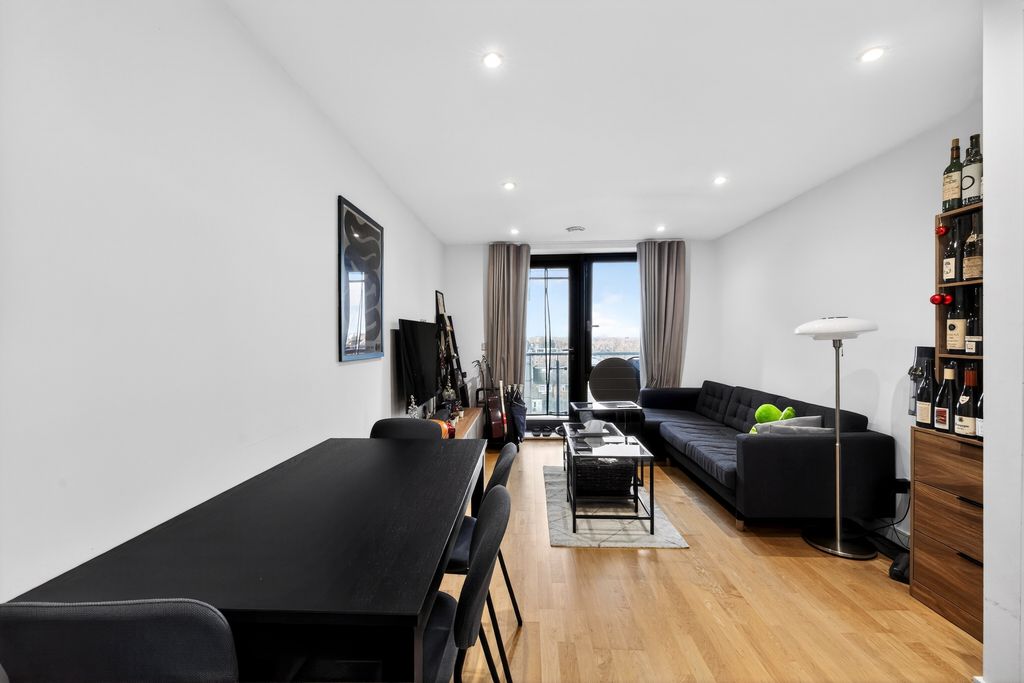 Property photo 3 of 21