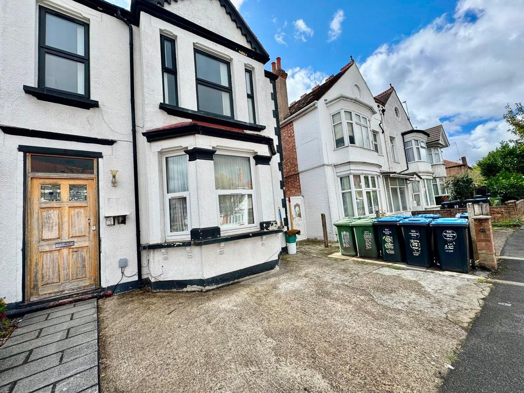 Property photo 1 of 9