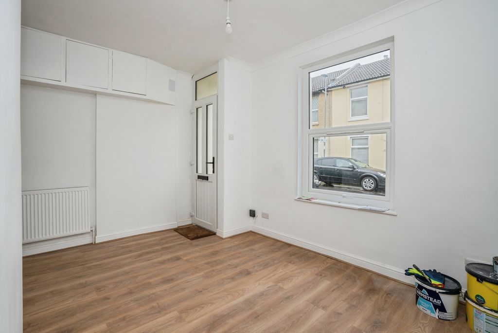 Property photo 2 of 17 Photo