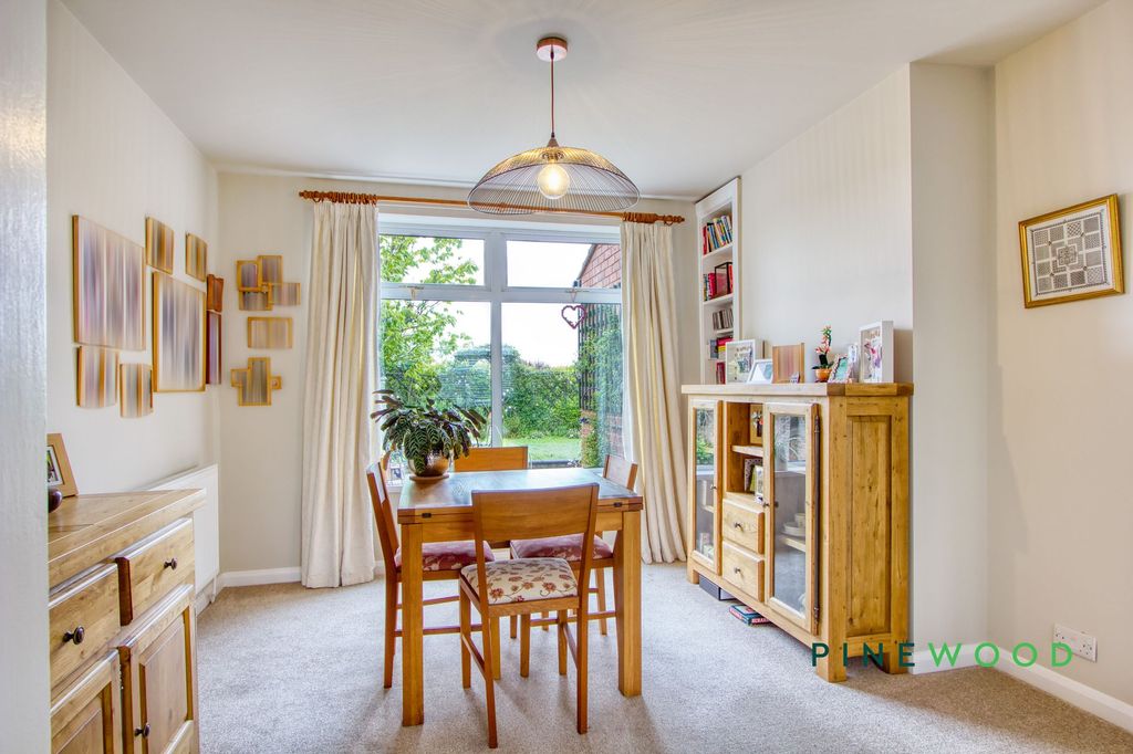 Property photo 2 of 25 Dining Room