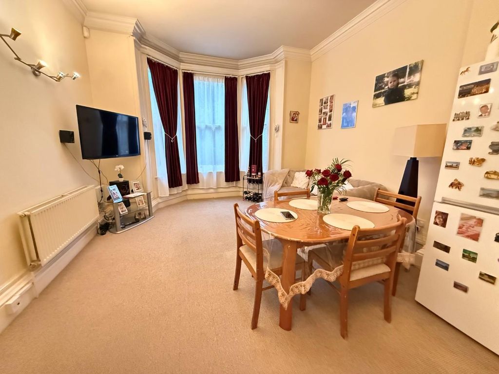 Property photo 2 of 9 5.Jpg