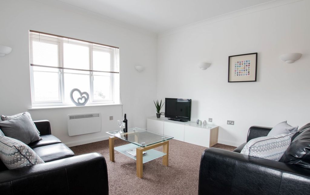 Property photo 1 of 6 Just Available Is This Superb One Bedroom Brand New Apartment In The Heart Of Crawley Town Centre