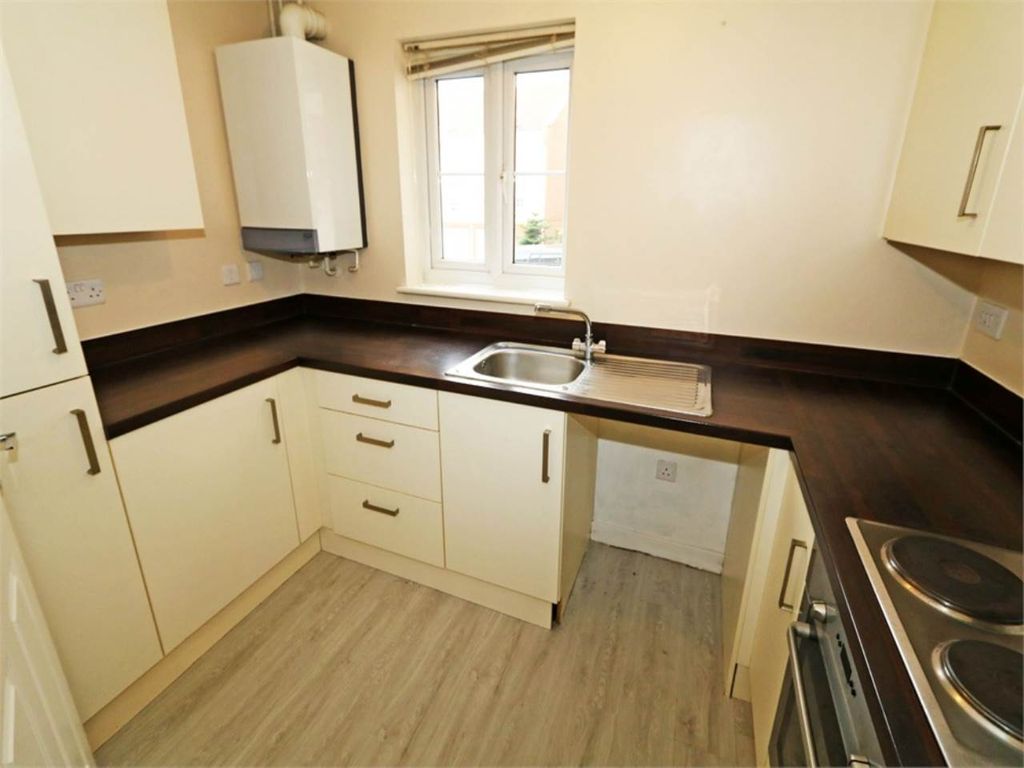 Property photo 3 of 6 Kitchen