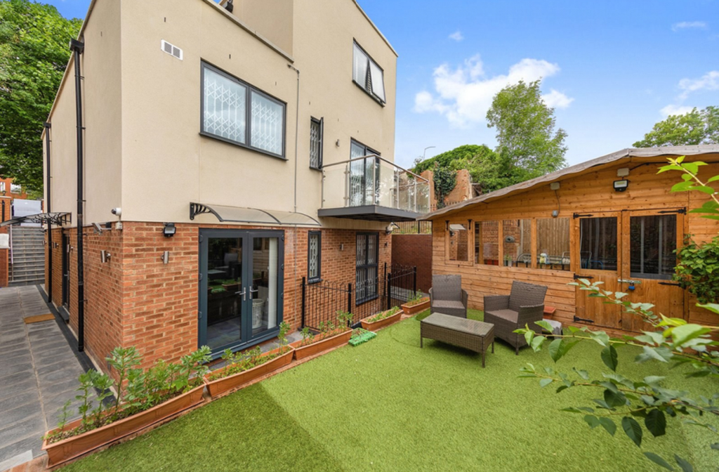 Property photo 1 of 15