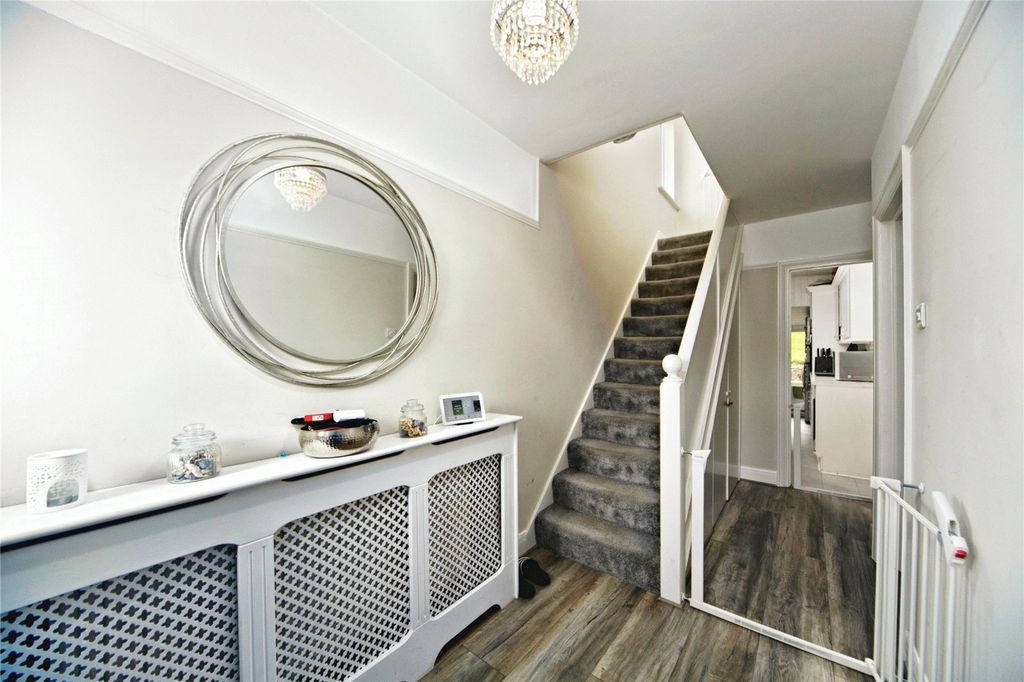 Property photo 2 of 18 Picture No. 23