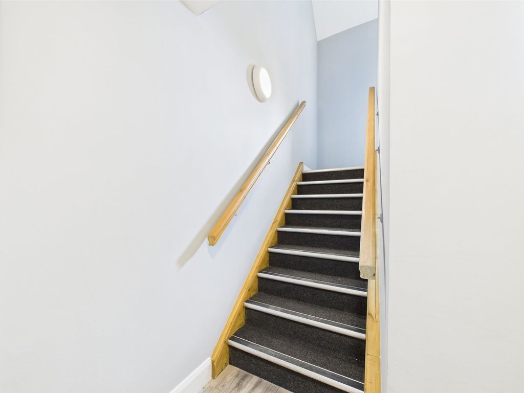 Property photo 2 of 46 Picture No. 15