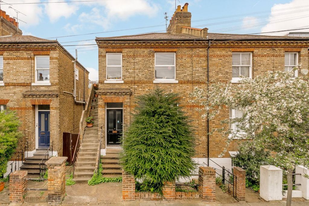 Property photo 1 of 4