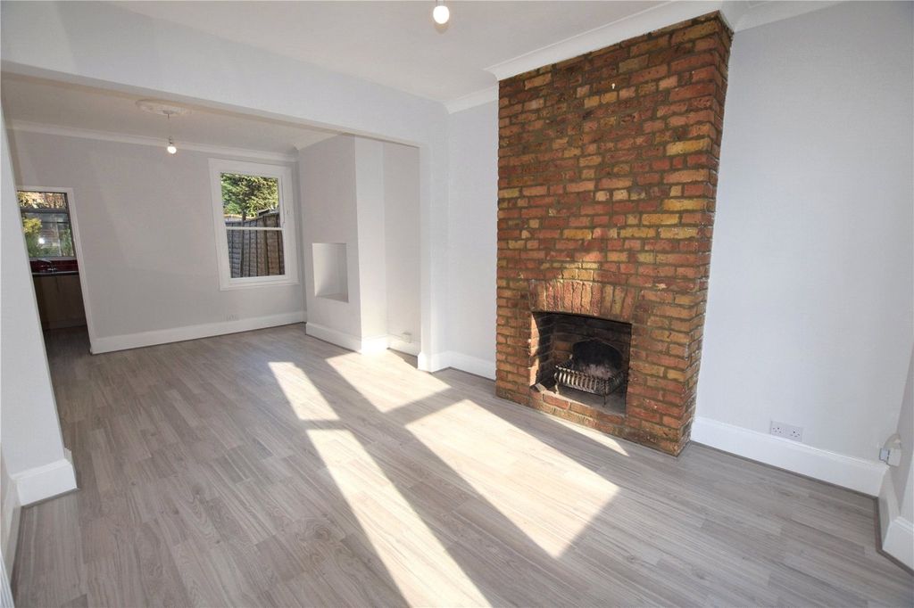 Property photo 3 of 8 Picture No. 08