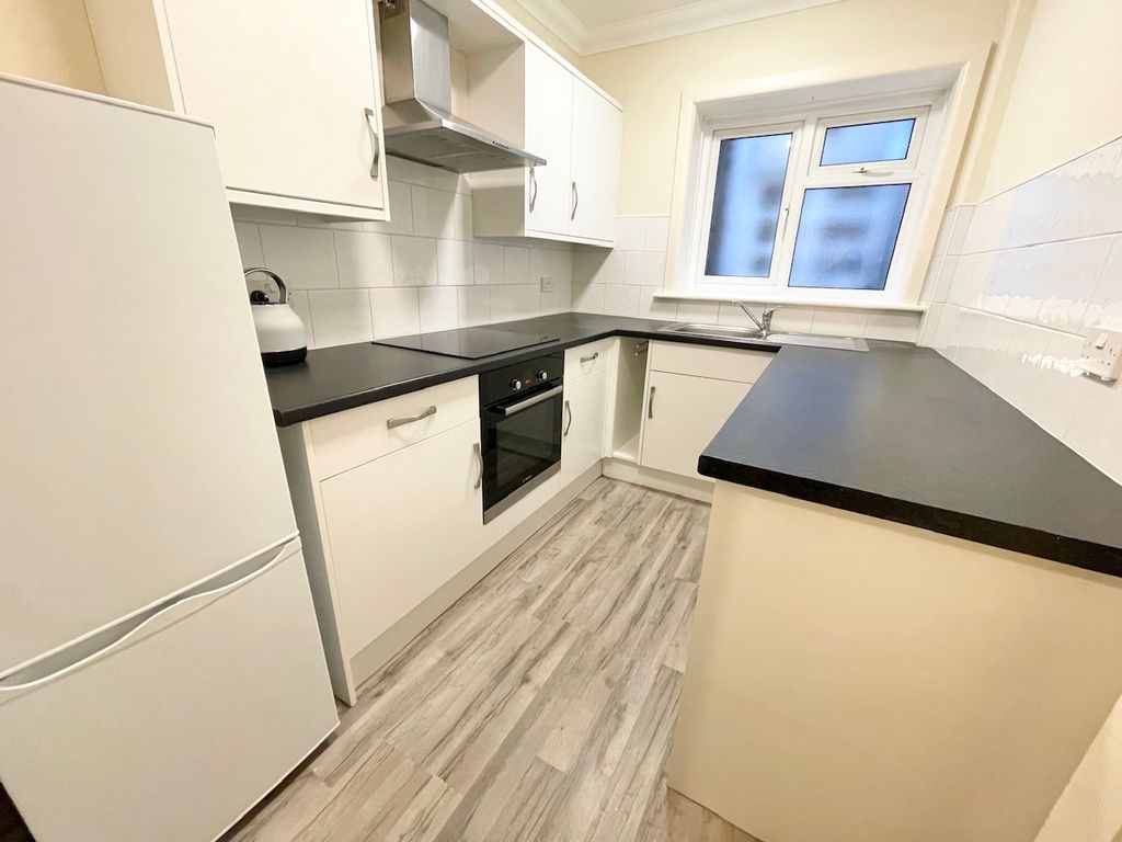 Property photo 3 of 12 Image