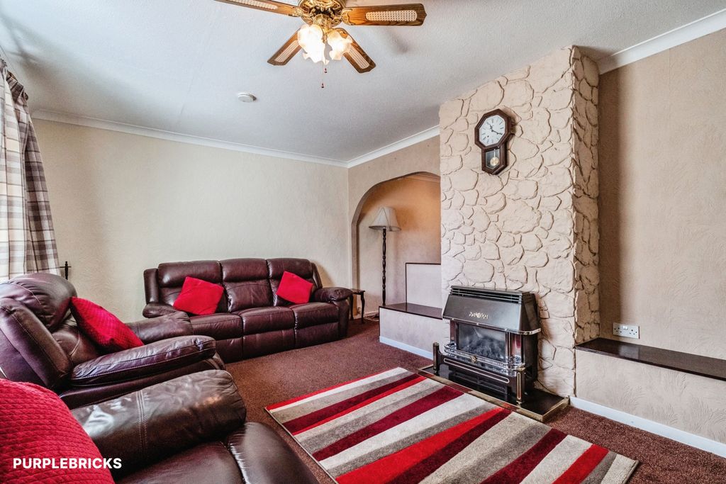 Property photo 3 of 31