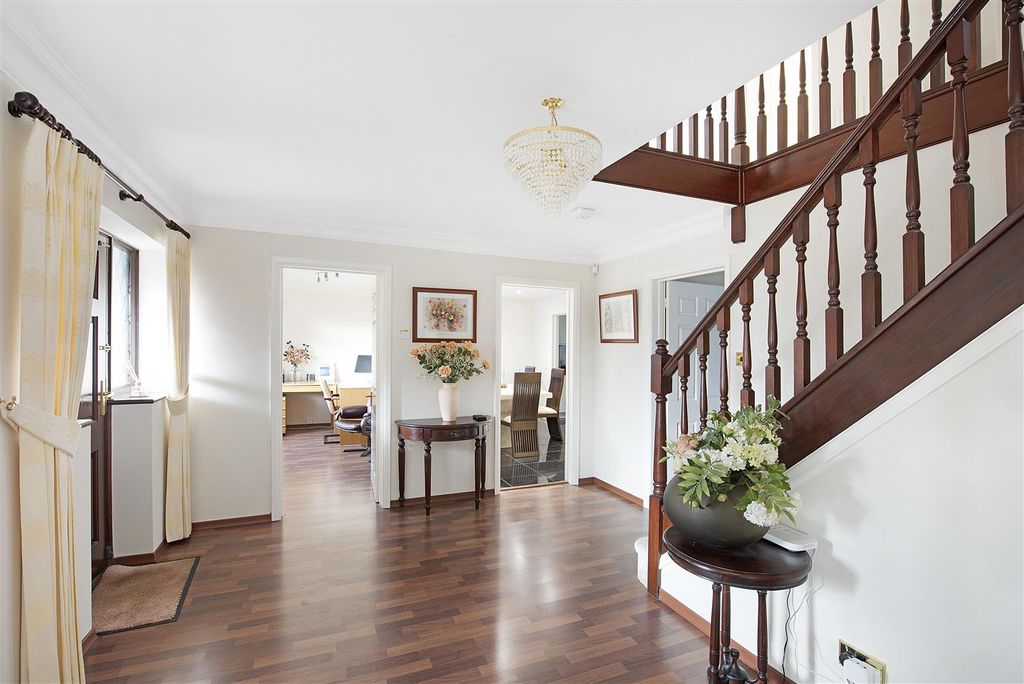 Property photo 3 of 60 Kenstone Ph15.Jpg