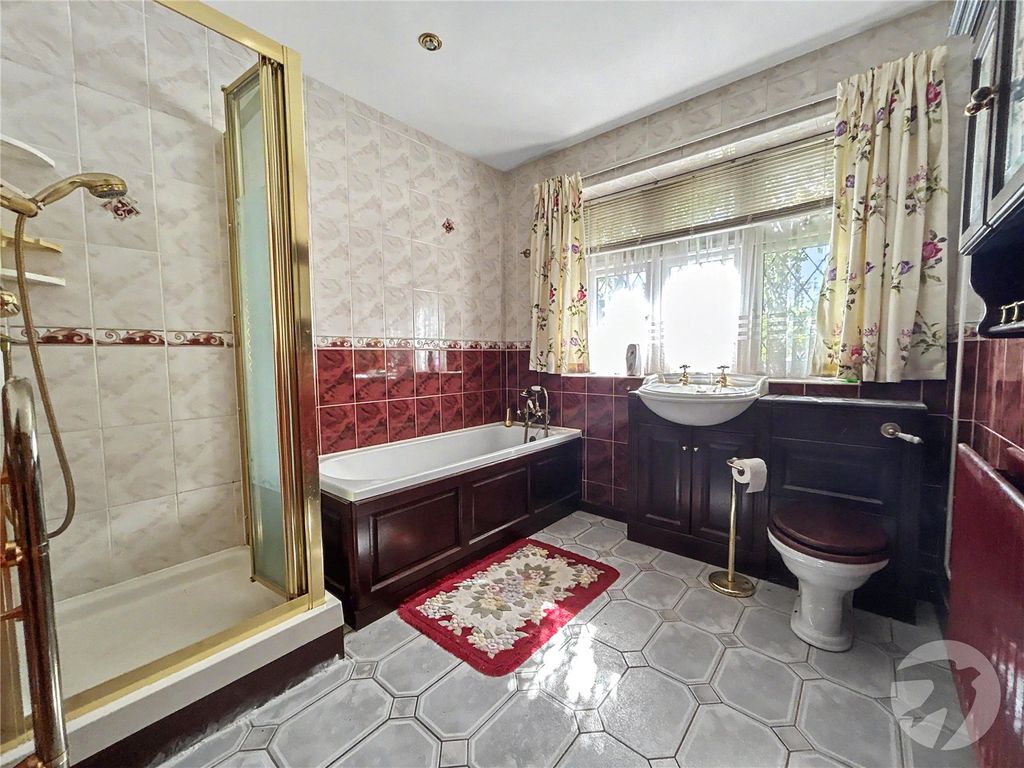 Property photo 2 of 30 Picture No. 01