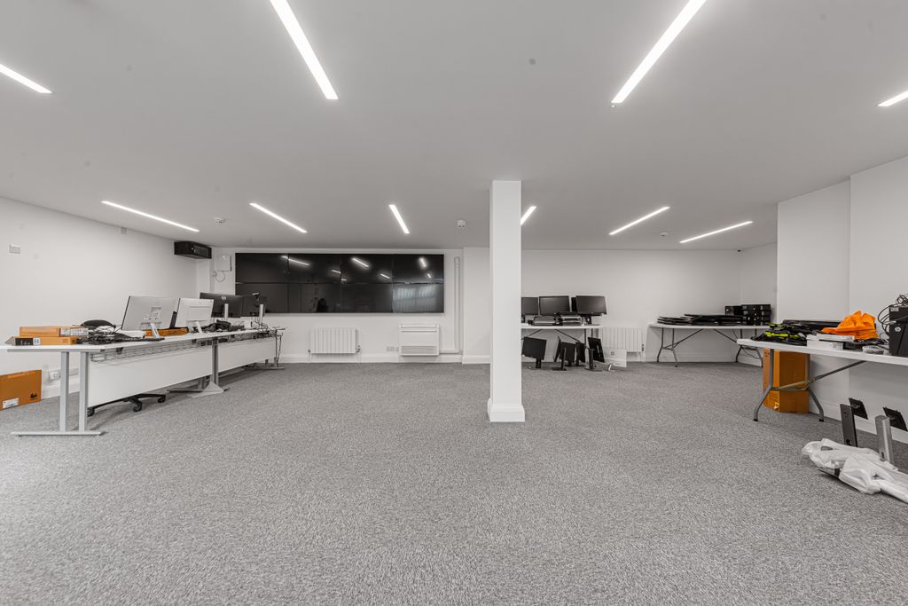 Property photo 1 of 11 Riverside House, Basement-006