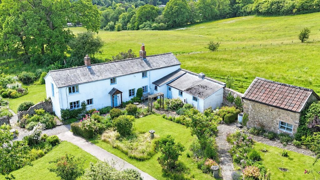 Property photo 1 of 50