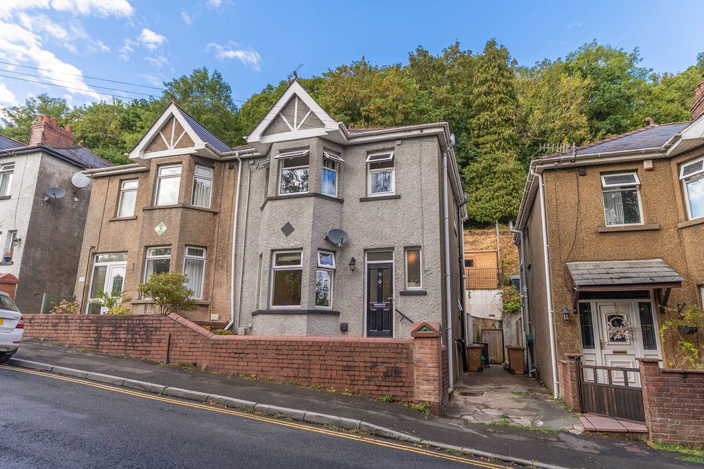 Property photo 1 of 27