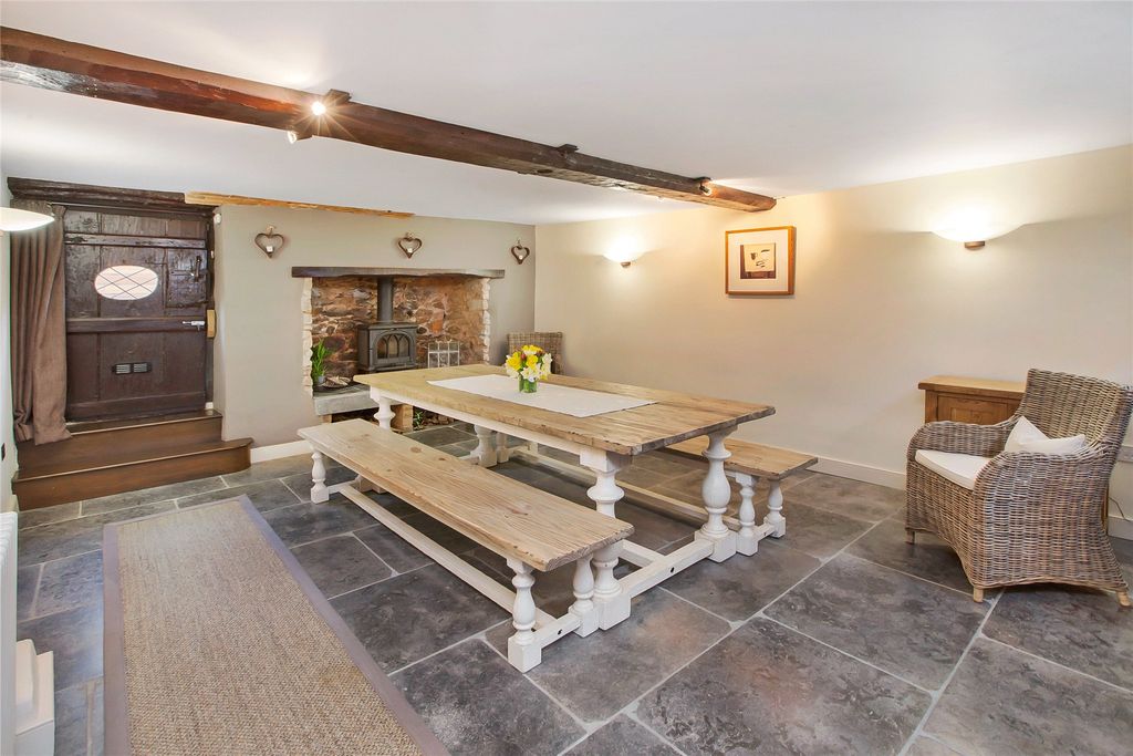 Property photo 3 of 5 Dining