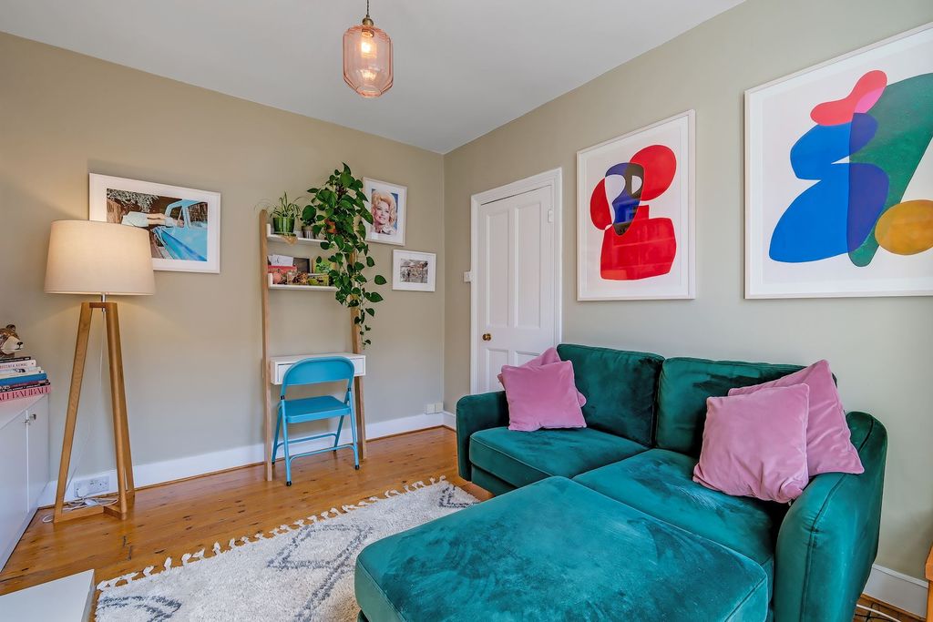 Property photo 3 of 15 02-9Aa386986-Hn-Gwl-47 , Aylesbury Road, Southwark