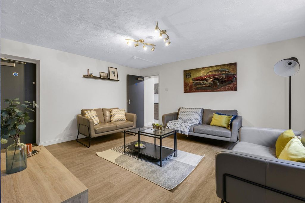 Property photo 3 of 15 Property Photo