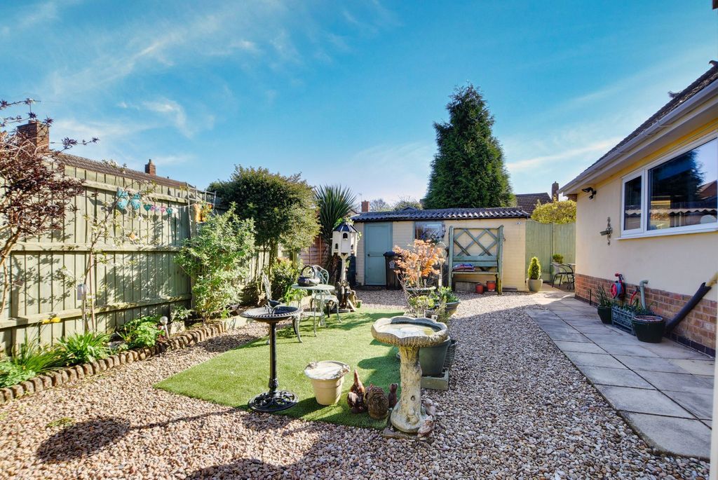 Property photo 2 of 28