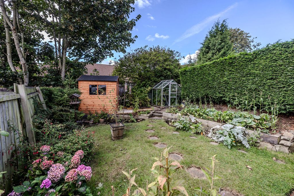 Property photo 2 of 25 Rear Garden