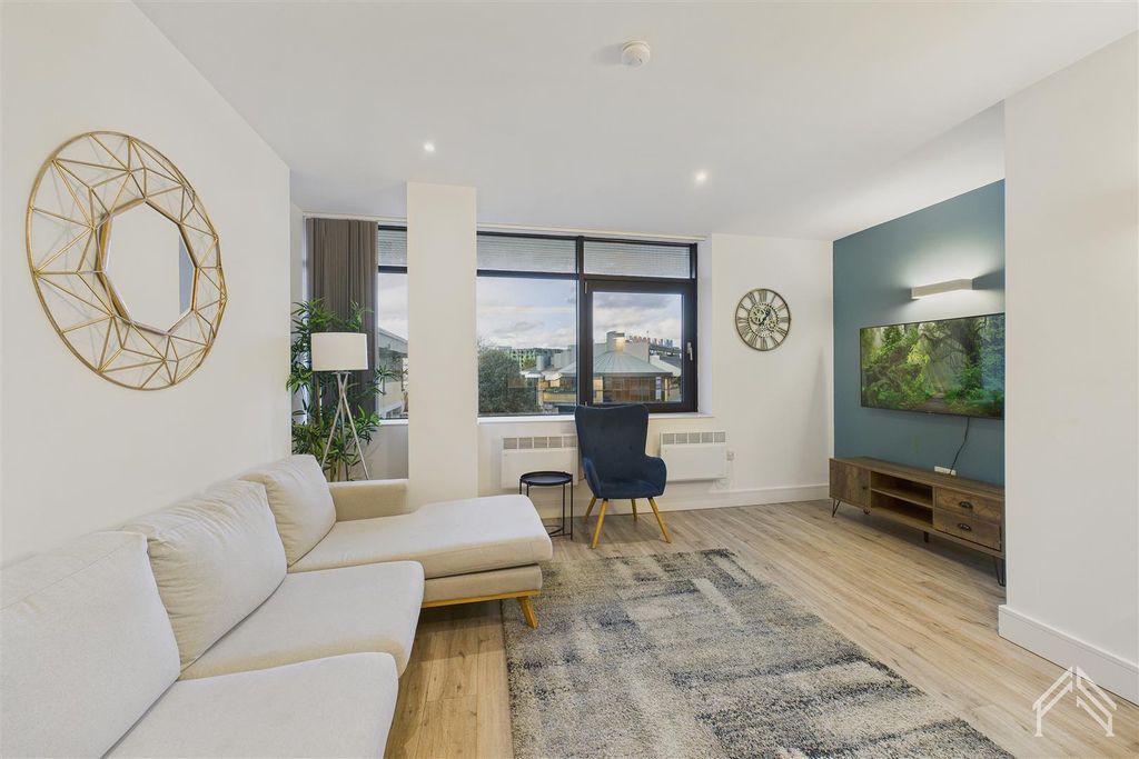 Property photo 2 of 10 5.Jpg