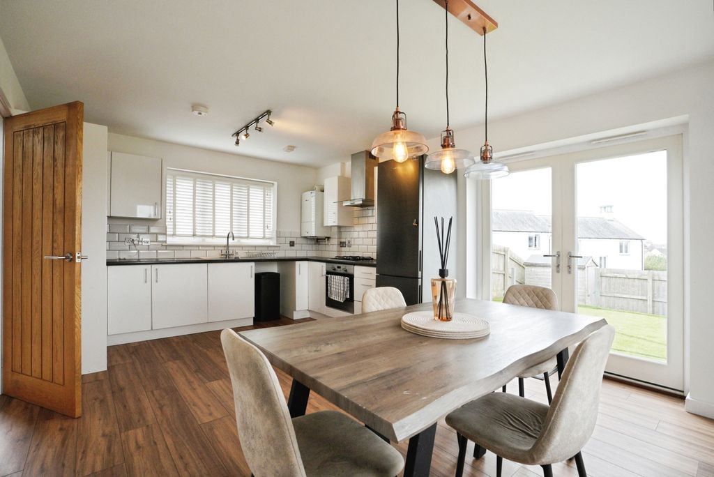 Property photo 2 of 20 Kitchen Diner