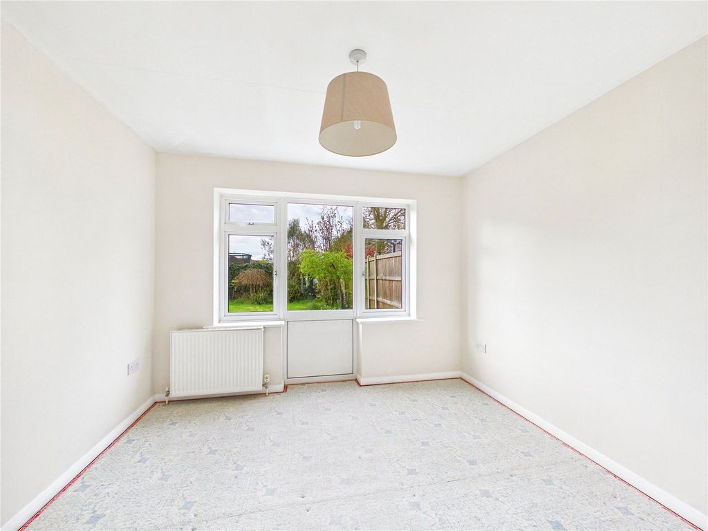 Property photo 3 of 17 Picture No. 11