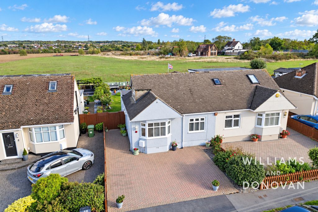 Property photo 1 of 31