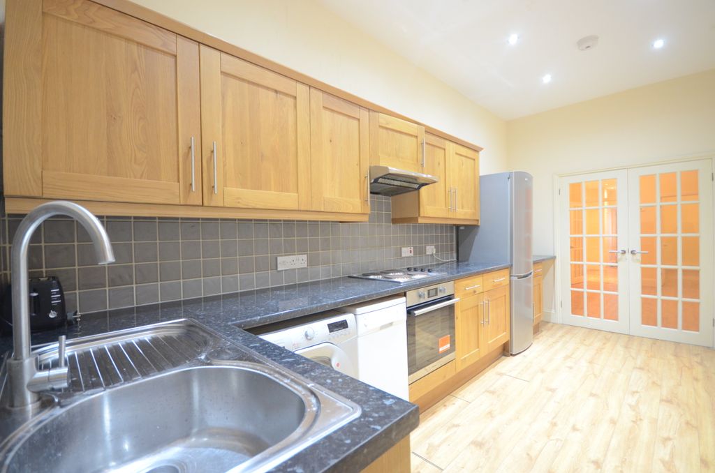 Property photo 2 of 10 3