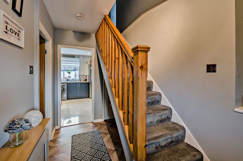 Property photo 3 of 40