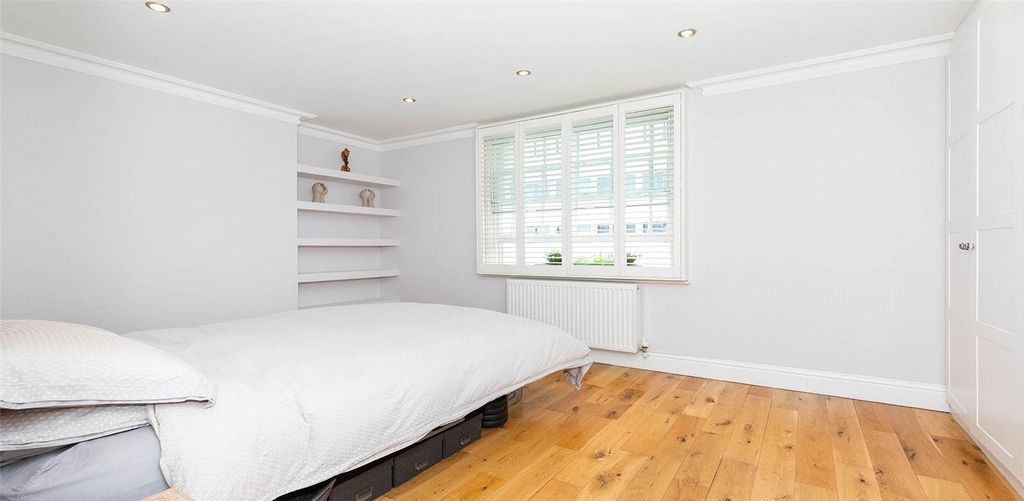 Property photo 3 of 18