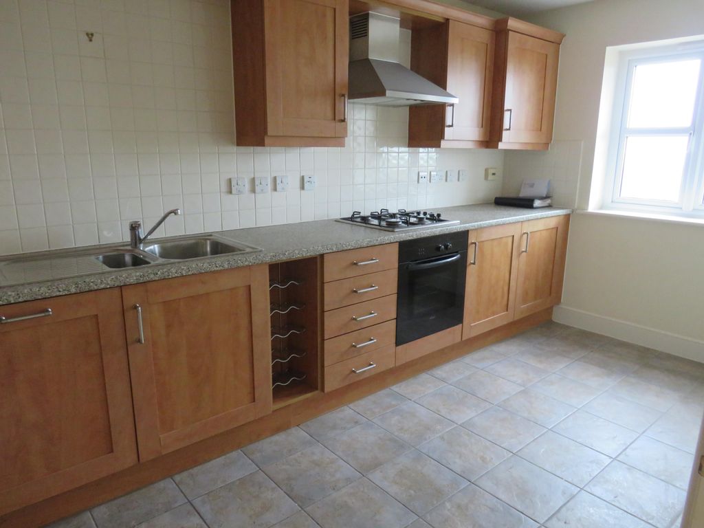 Property photo 2 of 11 Kitchen