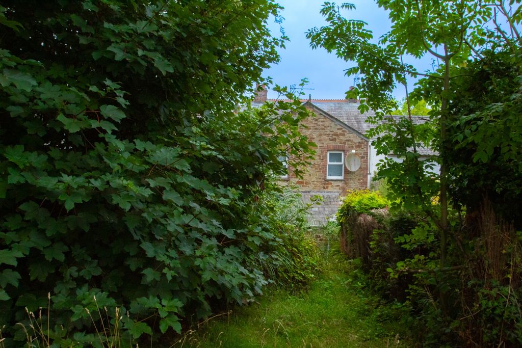 Property photo 2 of 13 38 Lower Bore Street Tps Bodmin Branch 01208 87272