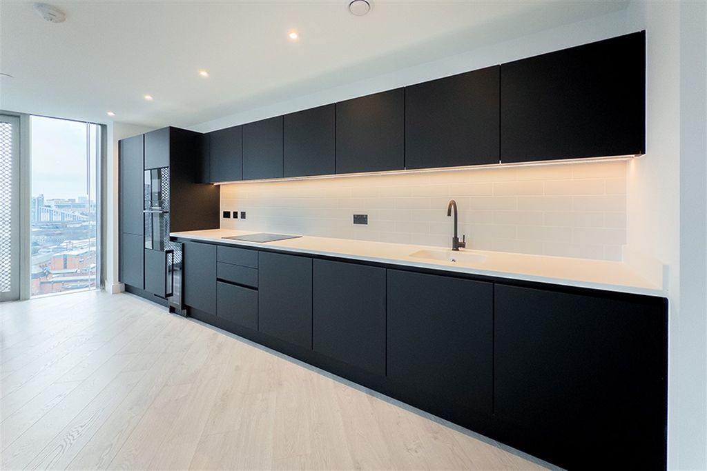 Property photo 2 of 10 (Main)