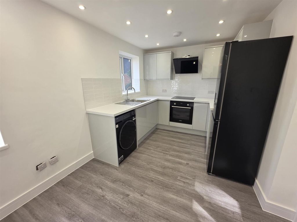 Property photo 3 of 5 1000118463.Jpg