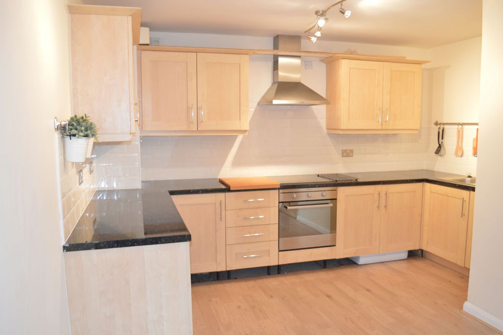 Property photo 2 of 10 Kitchen