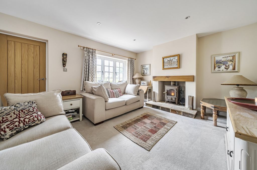 Property photo 3 of 28 1345899-12-68B6d1...
