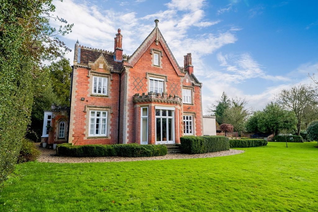 Property photo 1 of 39