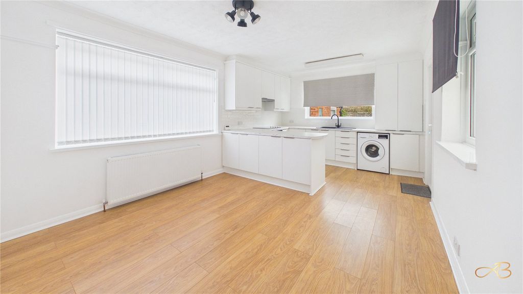 Property photo 3 of 15 Picture No. 24