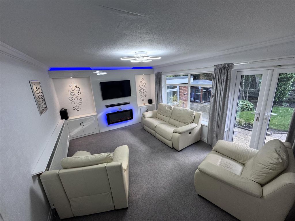 Property photo 3 of 42 3.Jpeg