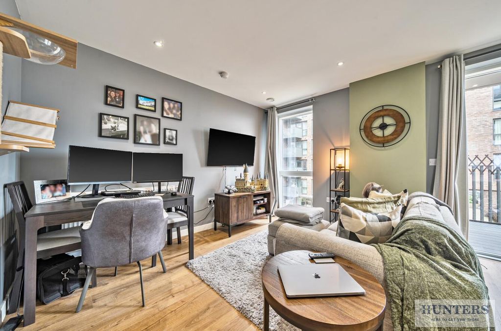 Property photo 2 of 18 Living Area