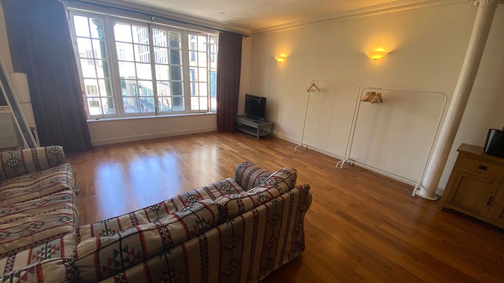 Property photo 1 of 13 Living Room