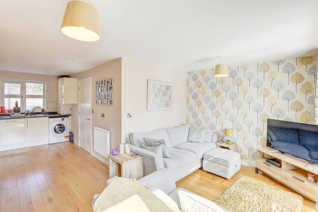 Property photo 3 of 14