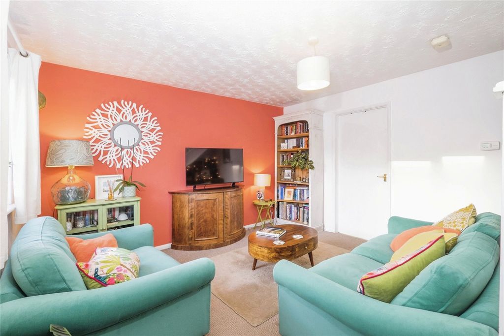 Property photo 2 of 17 Sitting Room