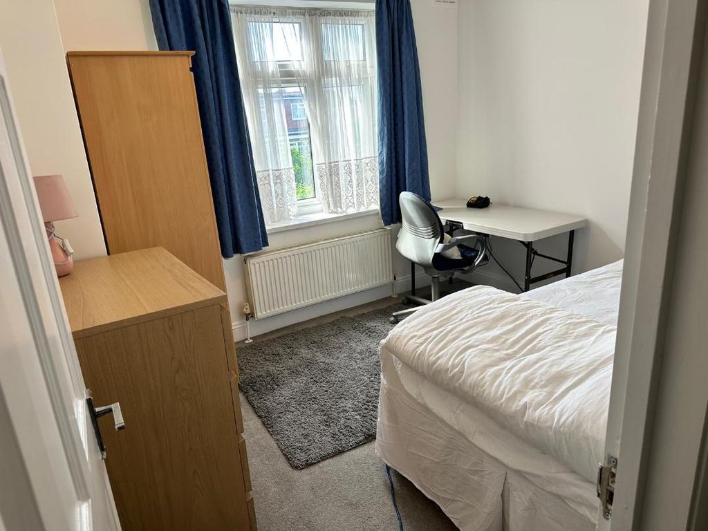Property photo 1 of 3