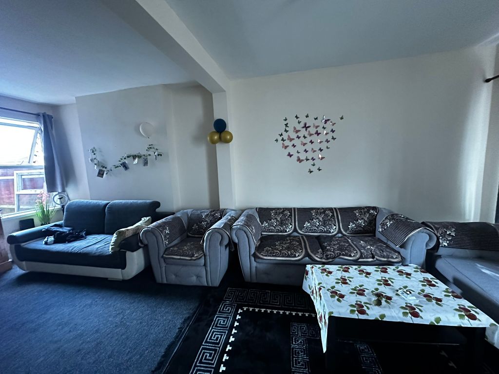 Property photo 3 of 12